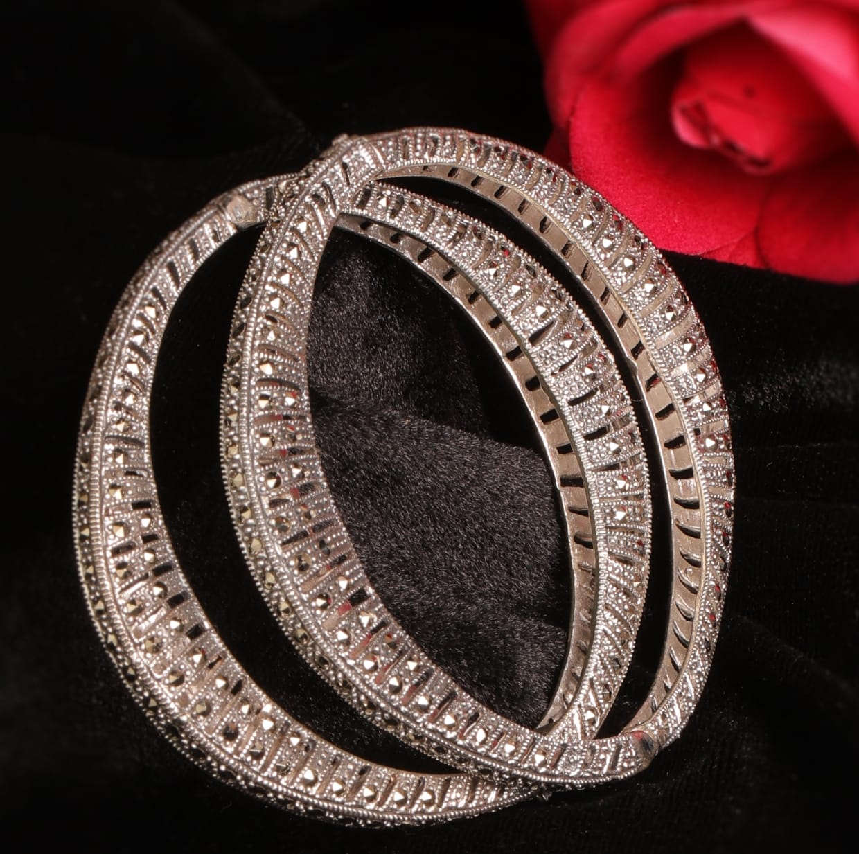 "Exquisite Italian Sterling Silver Openable Bangles โ Timeless Luxury by GC Jewels"
